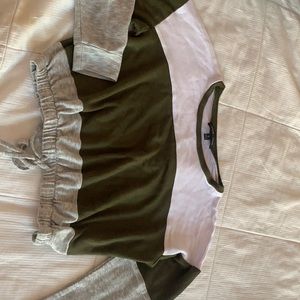 grey,white,green tied long sleeve crop top